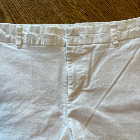 Gap women’s shorts. - Picture 3 of 6